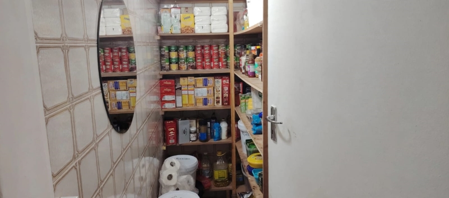 5 Bedroom Property for Sale in Pellissier Free State
